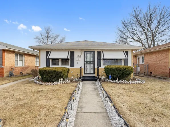 15219 6th Ave, Phoenix, IL 60426