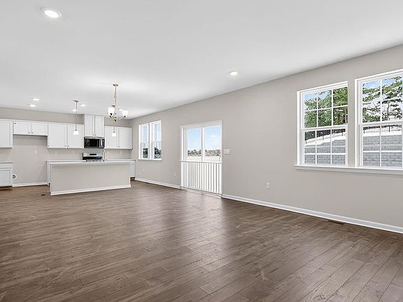 5th image of 32 Georgetown