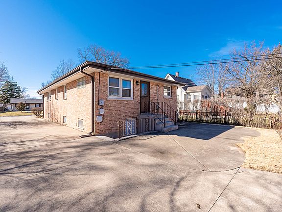 3rd image of 333 Barron St