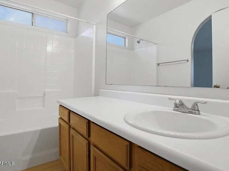 2901 W Irma Ln — Photo 7