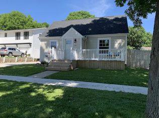 206 N 9th St, Clear Lake, IA 50428