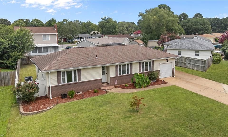 1st image of 1828 Hidden Valley Dr