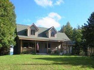 30087 E Bay St, Drummond Island, MI 49726