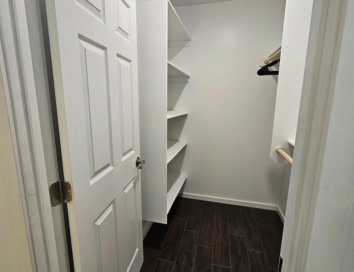 2 bed, 1000 sqft, $2,690 — Photo 4