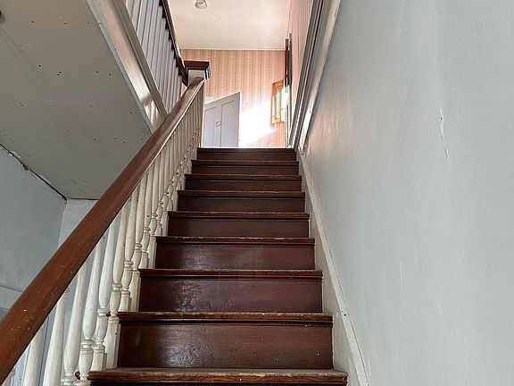 5th image of 104 S 10th St