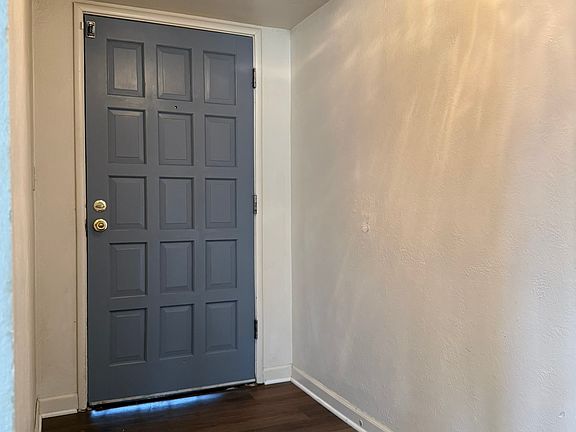 2nd image of 2644 8th Ave