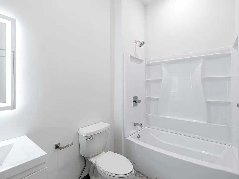 78-80 Middlesex St #205