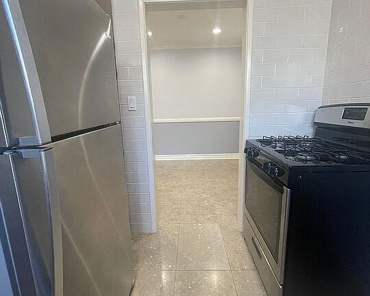 5th image of 921 N Spaulding Ave APT 2