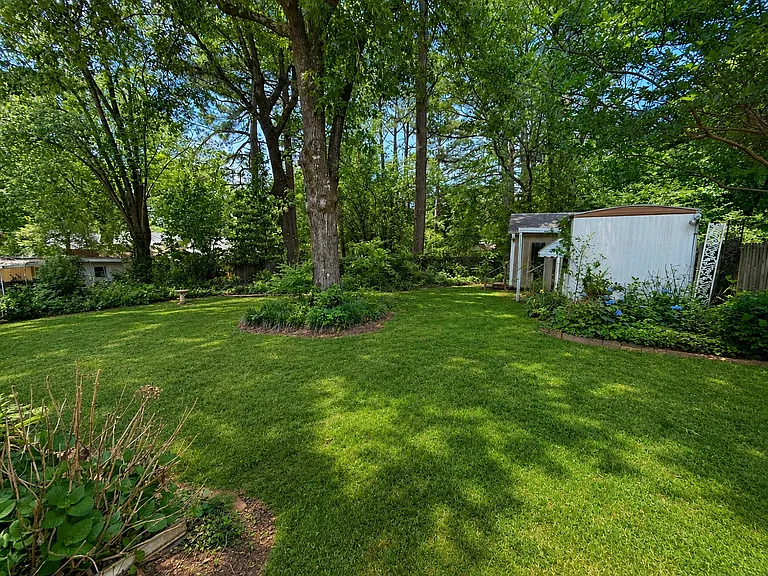 163 Summar Dr — Photo 2