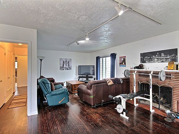 5th image of 1011 W Fourth Plain Blvd