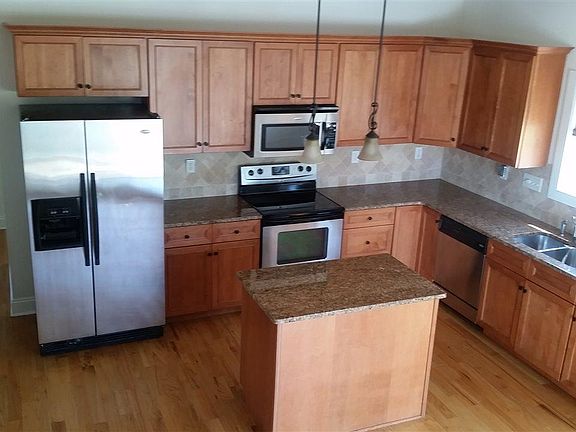2nd image of 8 Crimson Cir