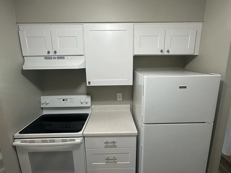 Kitchen Photo 2