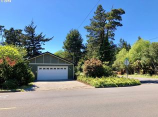 993 Kingwood St, Florence, OR 97439