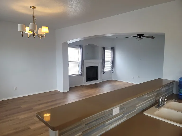 1418 Laguna Ct NE — Photo 43