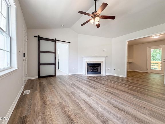 3rd image of 409 Black Forest Dr