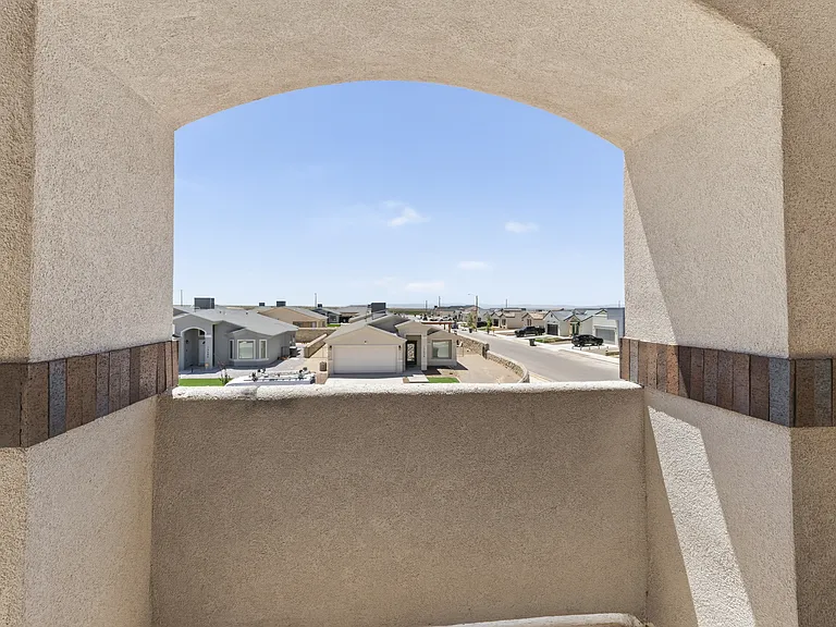 13637 Baja Vista Ct — Photo 47