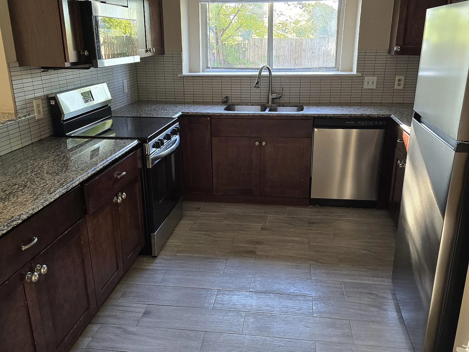 3 bed, 1470 sqft, $2,275 — Photo 4
