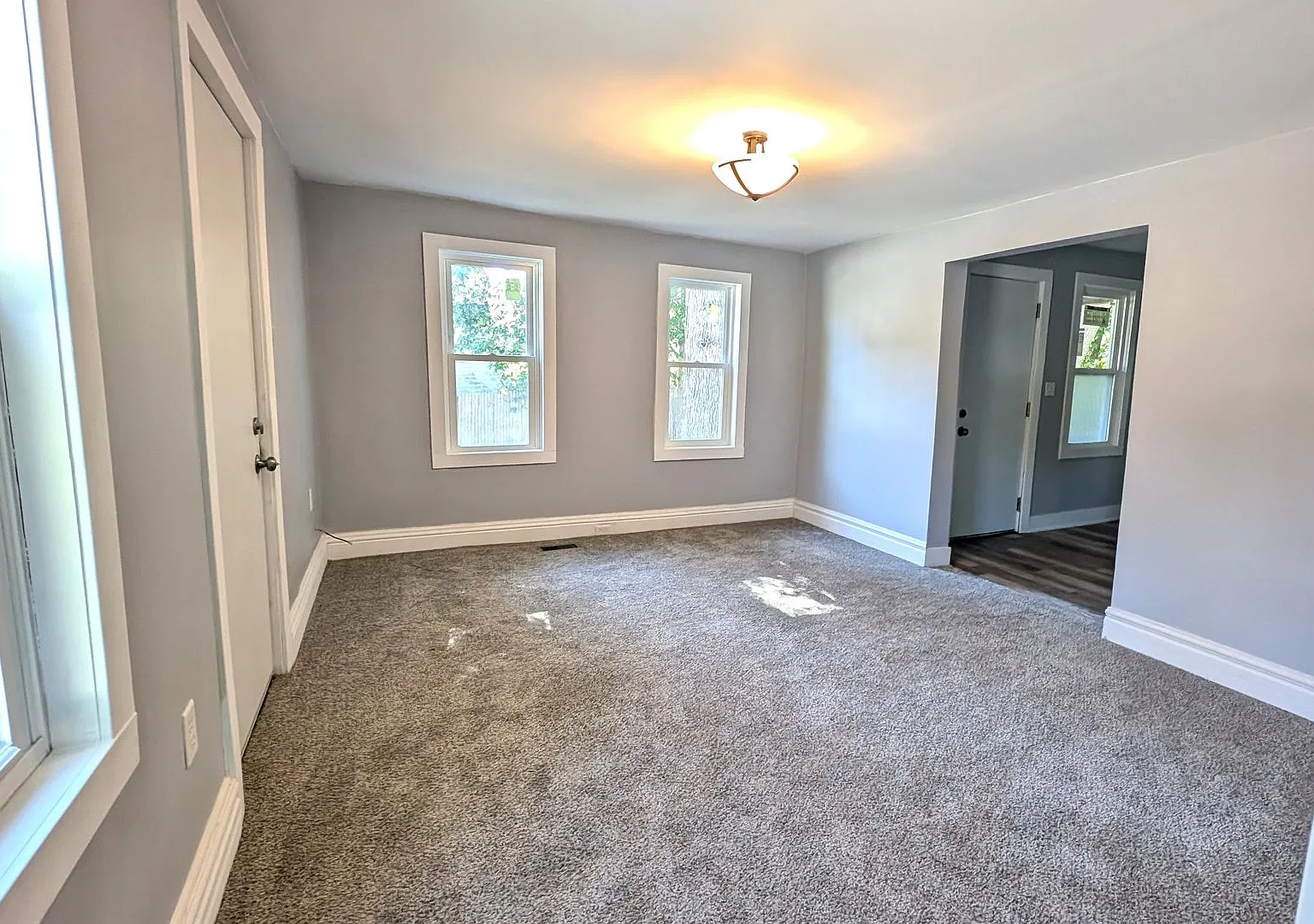 Beautiful Remodeled Home 1135 Holt — Photo 3