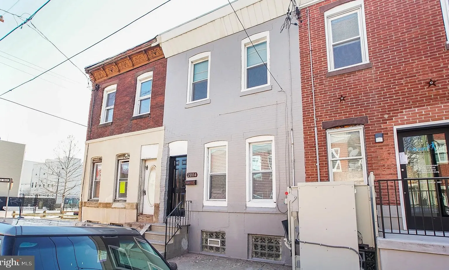 3 bed, 1.0 bath, 1140 sqft, $1,522 — Photo 1
