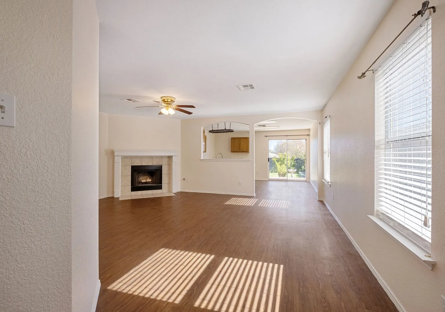 Delightful & Convenient 3 Bedroom, 2 Bath Home in Pflugerville — Photo 4