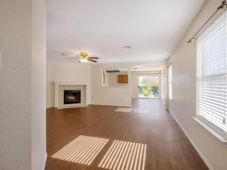 17131 Dashwood Creek Dr — Photo 4