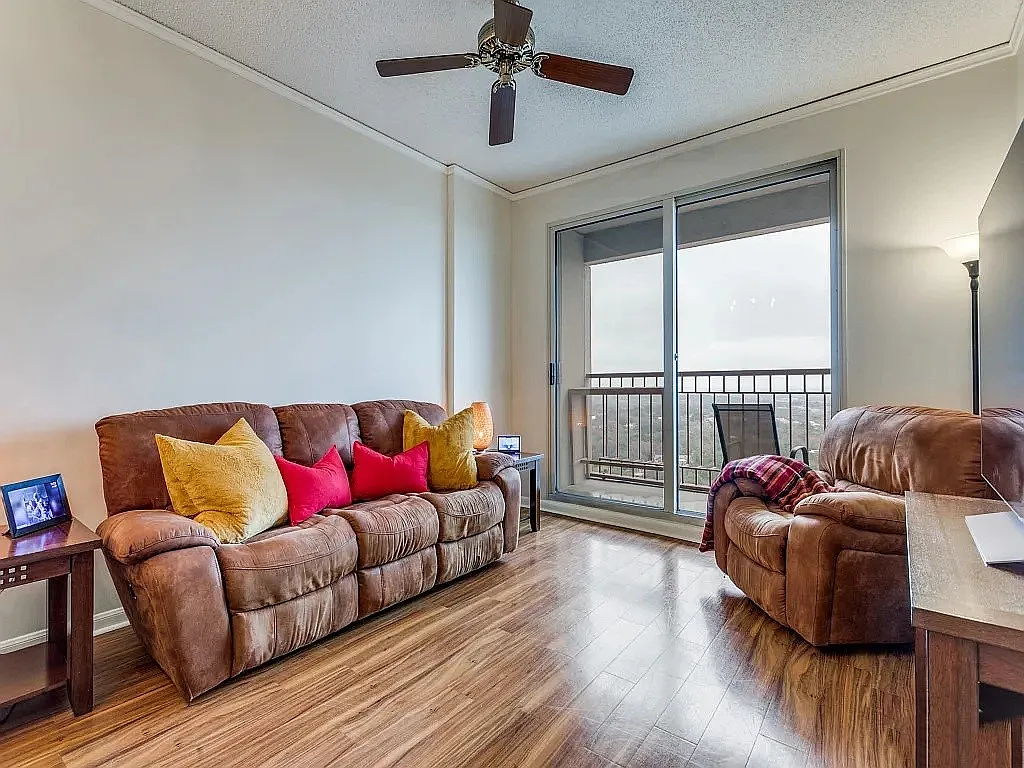 1 bed, 688 sqft, $2,200 — Photo 1