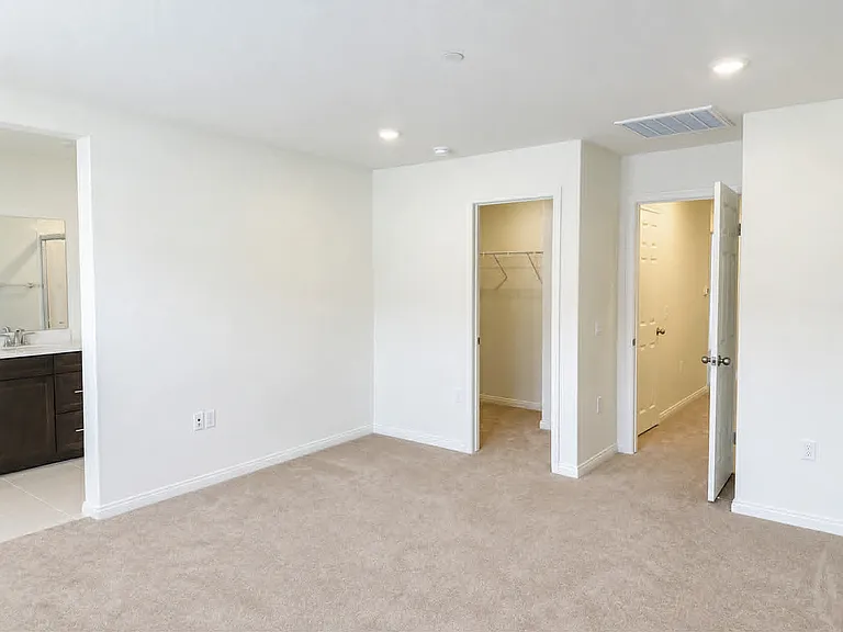 4255 E Carmel Privado — Photo 7