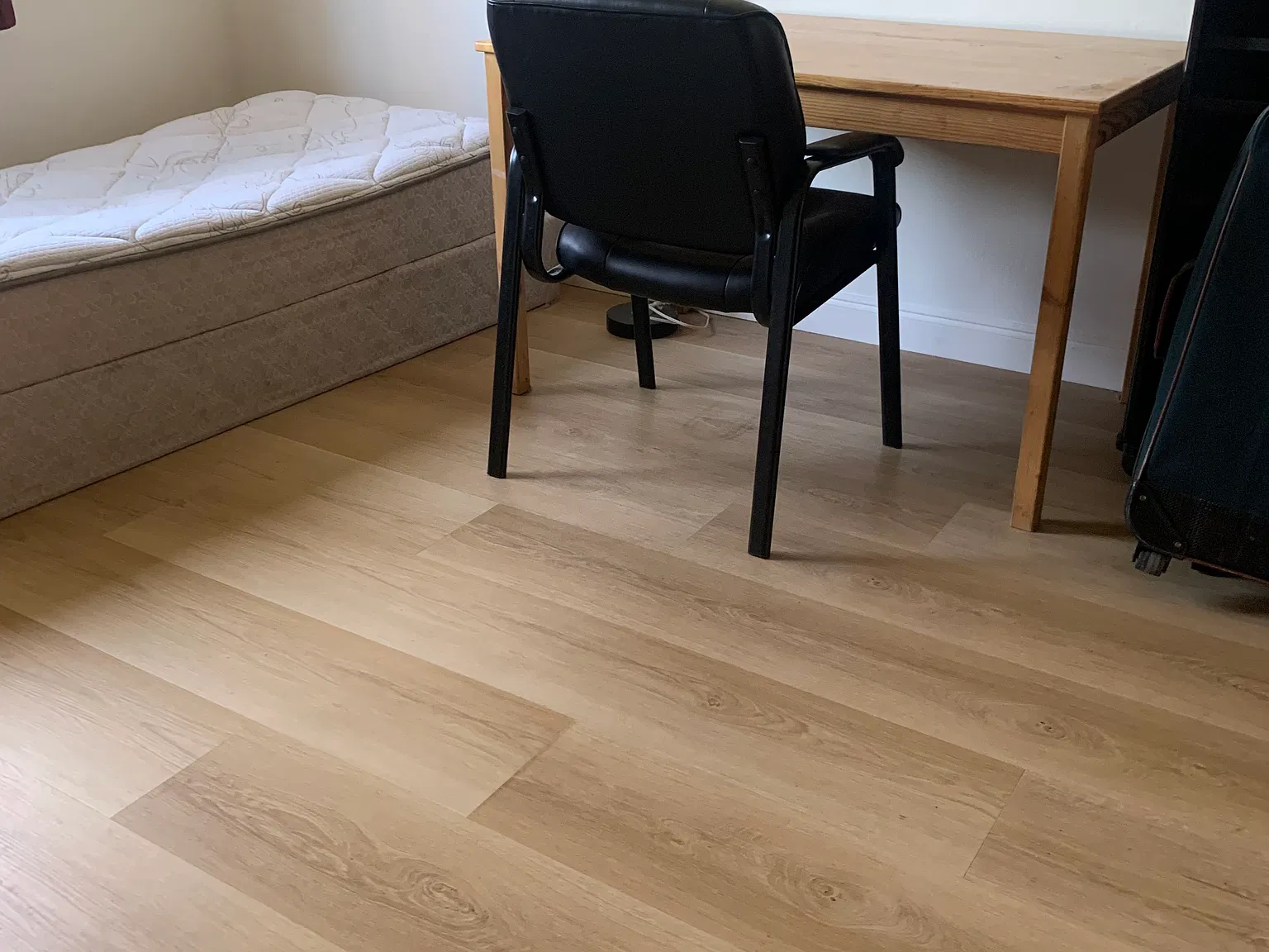 1 bed, 1500 sqft, $1,350 — Photo 3