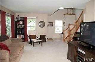 4th image of 125 Crown Dr