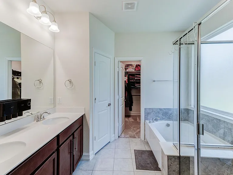 2808 Southampton Dr — Photo 20
