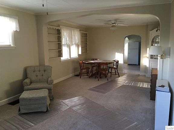 2nd image of 423 Willis Ave