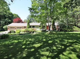 8 Emerson Ln, Stockbridge, MA 01262