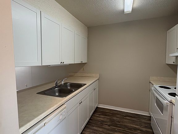 3rd image of 520 Landview Dr Unit C