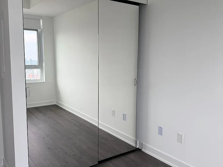 609 Sherbourne St #4401 — Photo 10