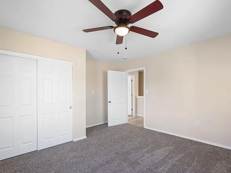 915 Kinley Ave NW — Photo 28