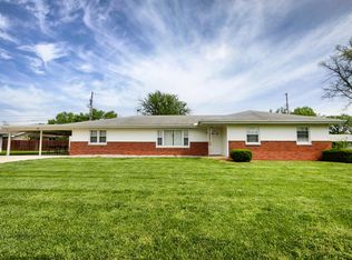 407 W Hayes Ave, Charleston, IL 61920