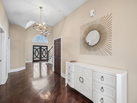 3rd image of 940 Freeman Rd