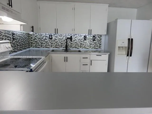 12300 SW 18th Ter #0 — Photo 12