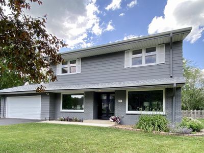 540 West Manor CIRCLE, Bayside, WI, 53217