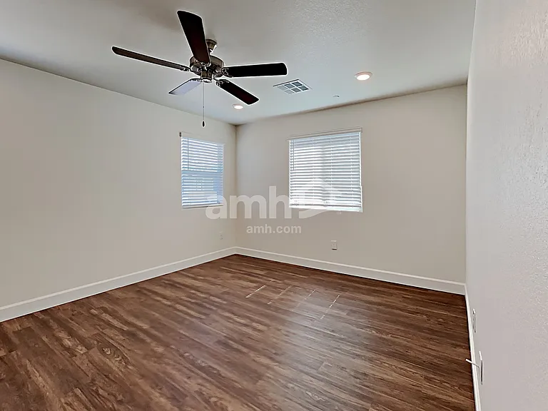 136 Charmante Tulip Ln — Photo 9