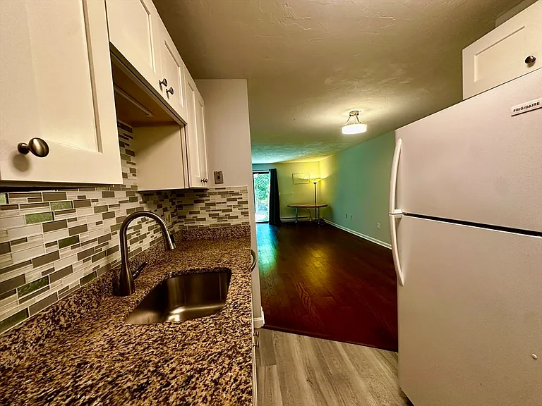 1205 Grafton St #B18 — Photo 13