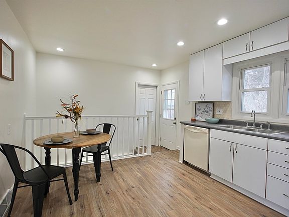 4th image of 2110 Kingsboro Rd