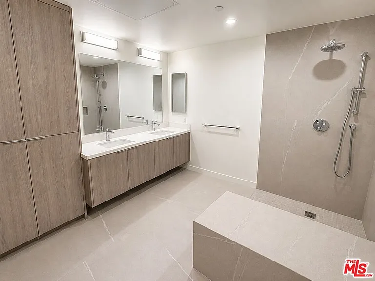 1257 N Detroit St #301 — Photo 12