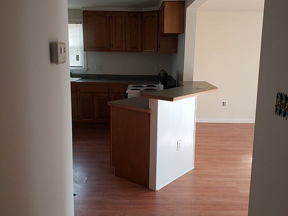 3rd image of 428 Lancaster Creek Dr