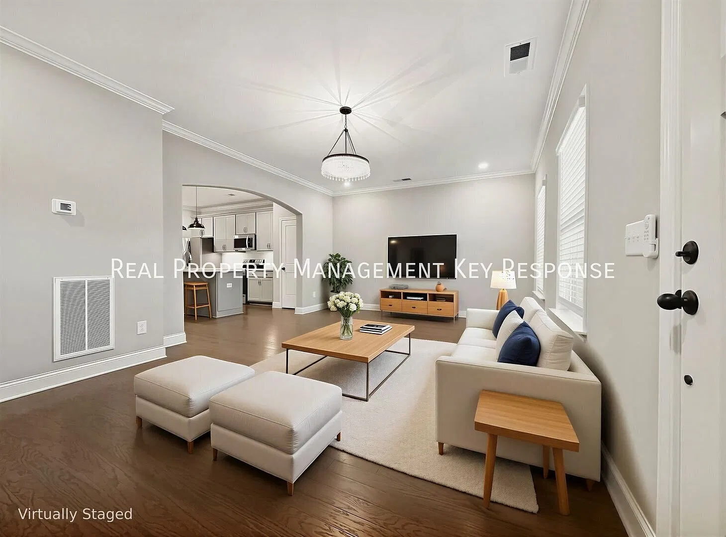 Beautiful 3-Bedroom Townhome with Modern Kitchen, Garage, Community Pool & Walking Trails in Gall... — Photo 3