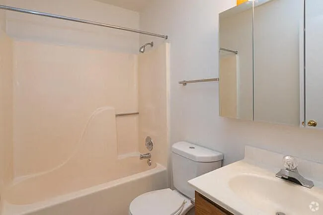 Fawn Ridge Apartments — Photo 32