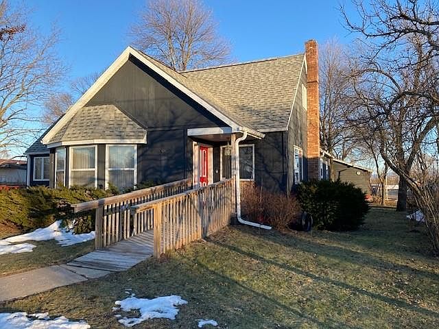 1st image of 115 South Oakwood Street