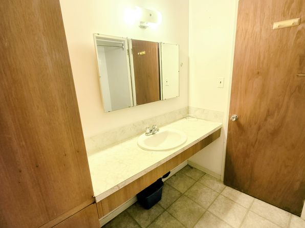 1 bedroom rental in Surrey — photo 16