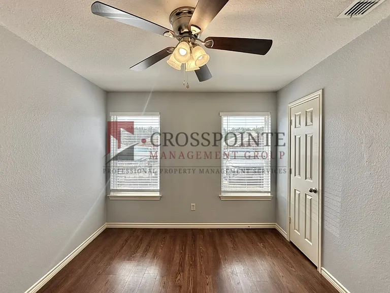 8713 Mansion Creek Cir — Photo 25