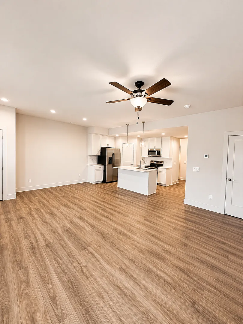 Hughes Century Crossing Townhomes — Photo 3
